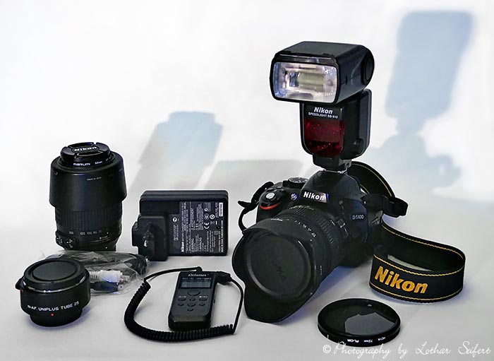 Kameraausrüstung Nikon Spiegelreflexkamera mit Zubehör. Fotografie von Lothar Seifert