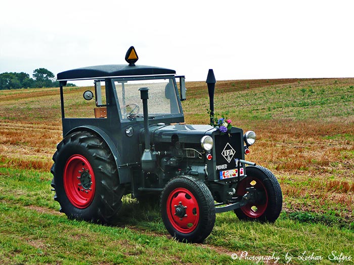 Traktor Pionier, Mehrzweckschlepper IFA RS01 Pionier, erster in der DDR gebaute Radschlepper. Fotografie von Lothar Seifert
