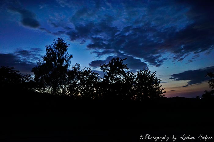 Abends nach dem Sonnenuntergang, aufgenommen mit der Sony Alpa6000. Fotografie von Lothar Seifert
