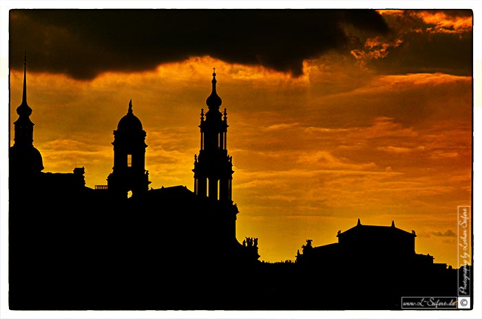 Bilder von Dresden mit Semperoper, katholische Hofkirche und Schlossturm. Fotografie von Lothar Seifert
