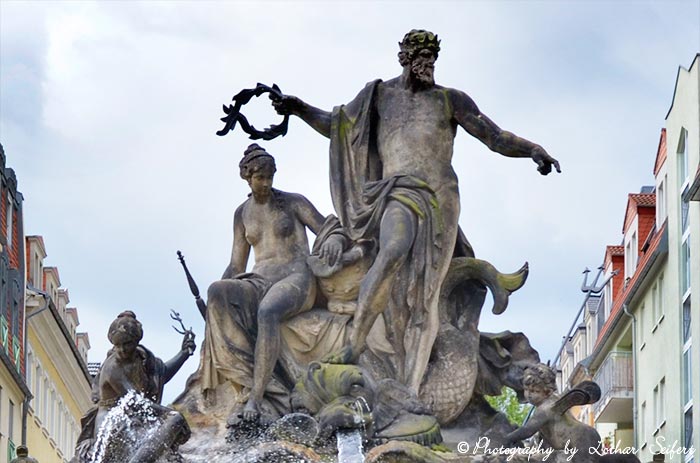 Dresden, der Neptunbrunnen ist ein einzigartiges Kunstwerk. Fotografie von Lothar Seifert