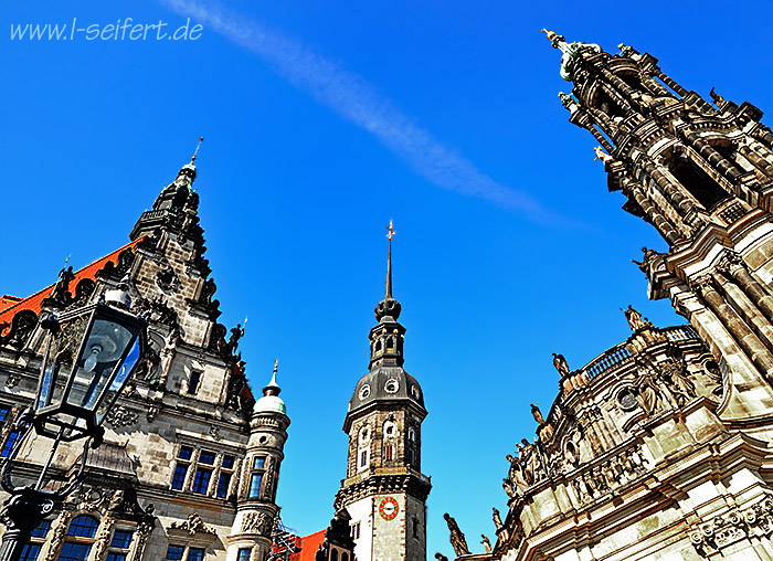 Dresden, Schlossplatz mit baroken Bauwerken in der Dresdener Altstadt. Fotografie von Lothar Seifert