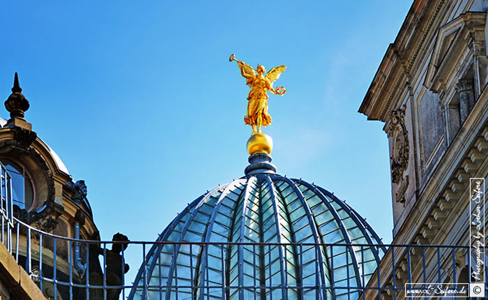 Kunstakademie Dresden. Der Lipsiusbau, ein Hochschulgebäude an der Brühlschen Terrasse. Fotografie von Lothar Seifert