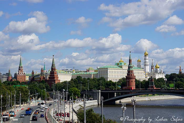 Moskau in Russland mit dem Fluß Moskwa. Fotografie von Lothar Seifert