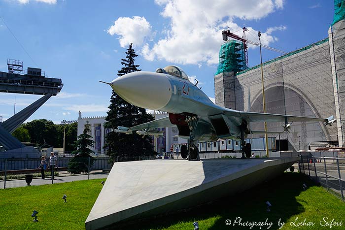 Allunionsausstellung, das sowjetische Jagdflugzeug Mig 27. Fotografie von Lothar Seifert