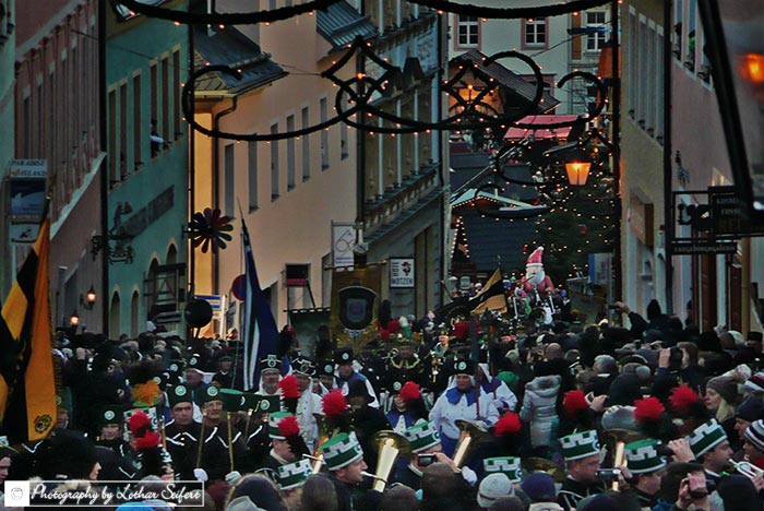 Bergparade in Annaberg-Buchholz, der Stadt von Adam-Ries im Erzgebirge. Fotografie von Lothar Seifert