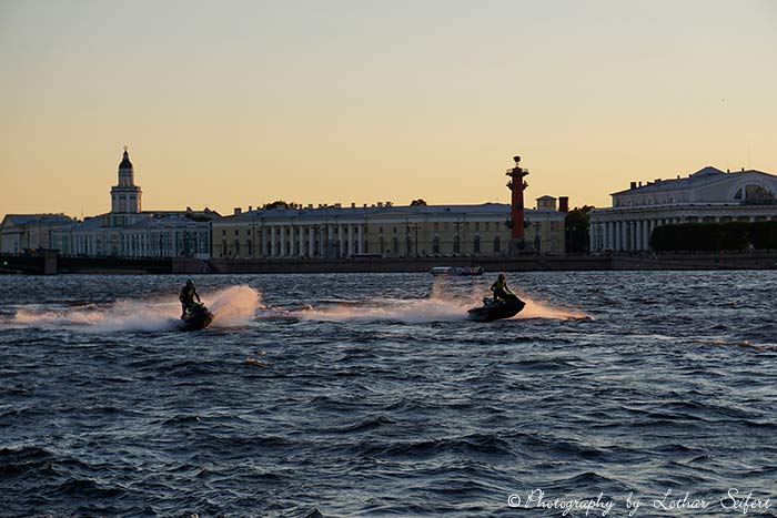 Bild Motorboote Newa St. Petersburg