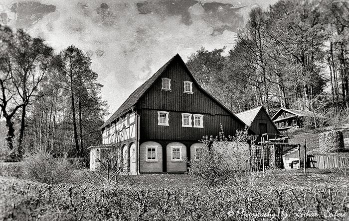 Umgebindehaus im Oberlausitzer Gebirge auf böhmischer Seite. Fotografie von Lothar Seifert